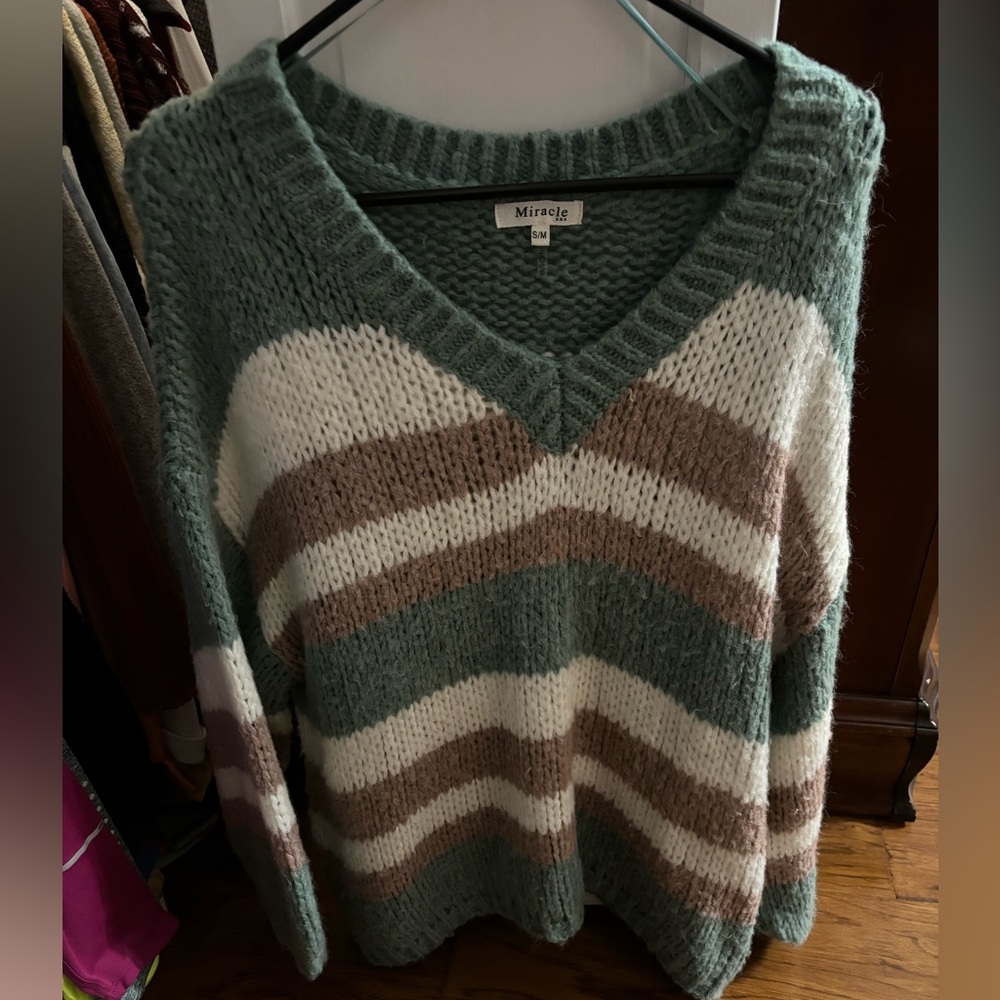 Super cute baggy sweater